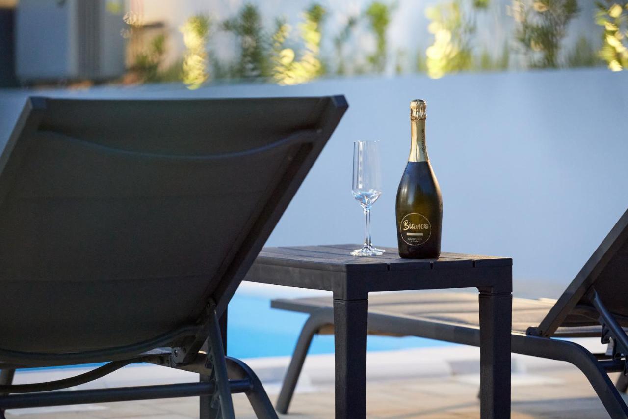 Nela & Sara - 2 Apartments With Heated Swimming Pool Seget Vranjica Exterior foto